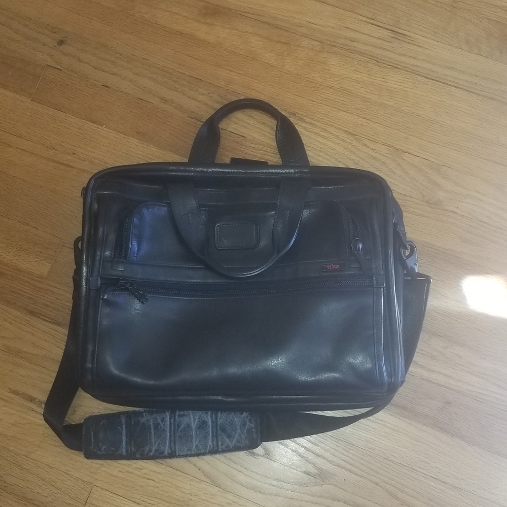 LAST PRICE-Tumi Leather Business Bag
